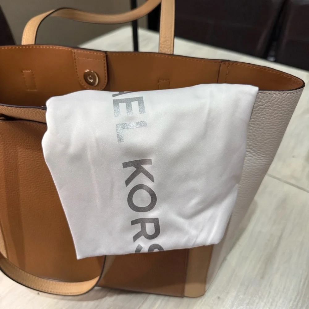 Michael Kors elegant leather